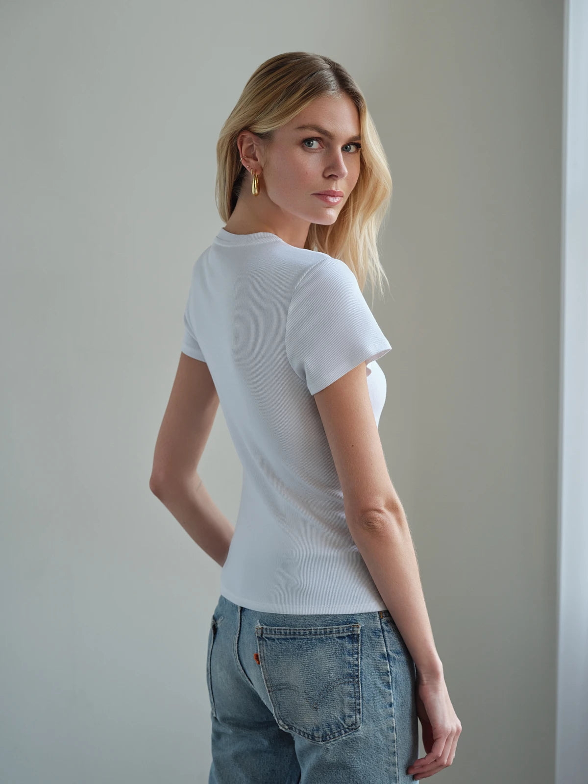 #color_White