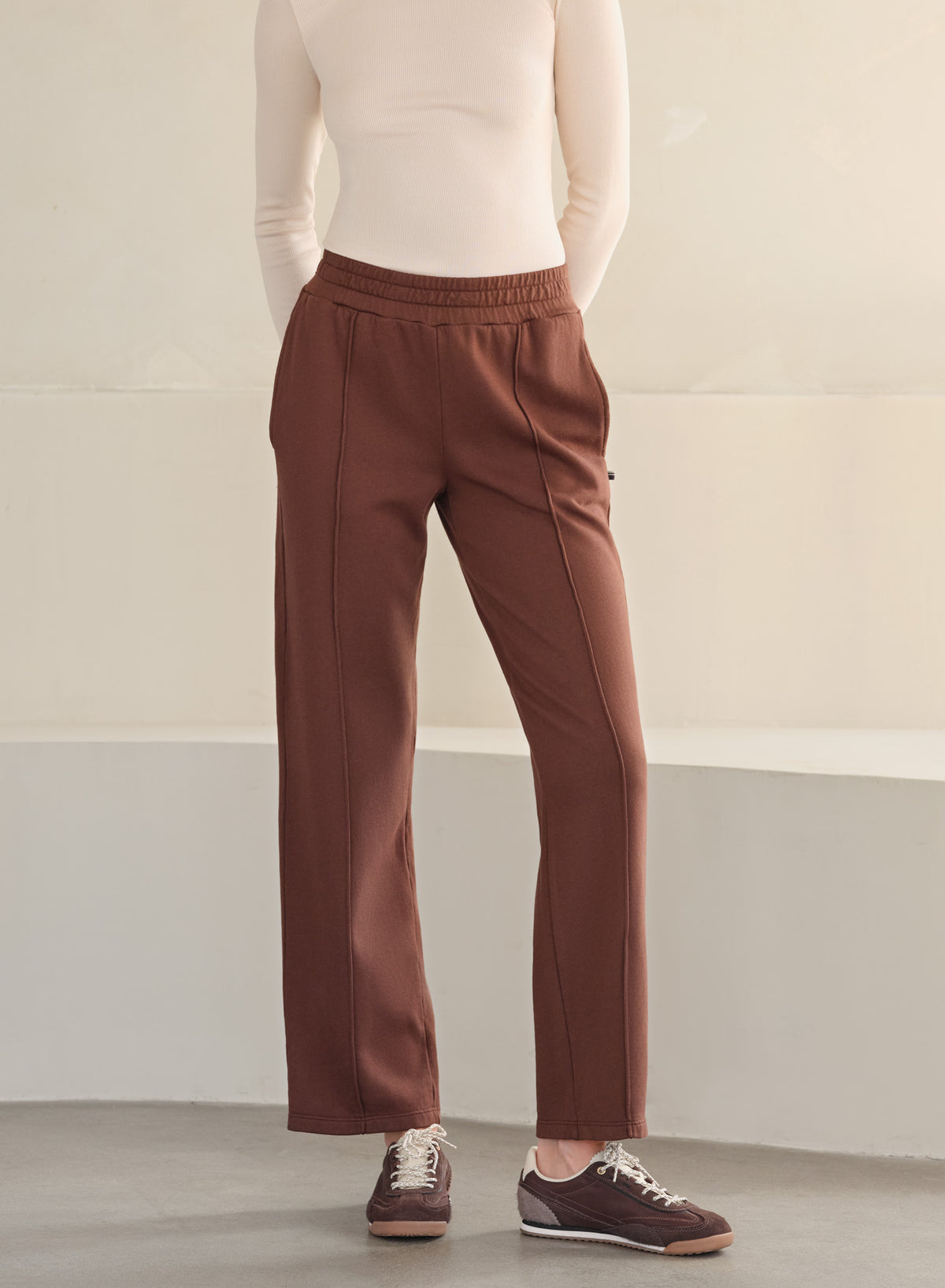 MiniLux Pintuck Pant Classic Fit | Mocha